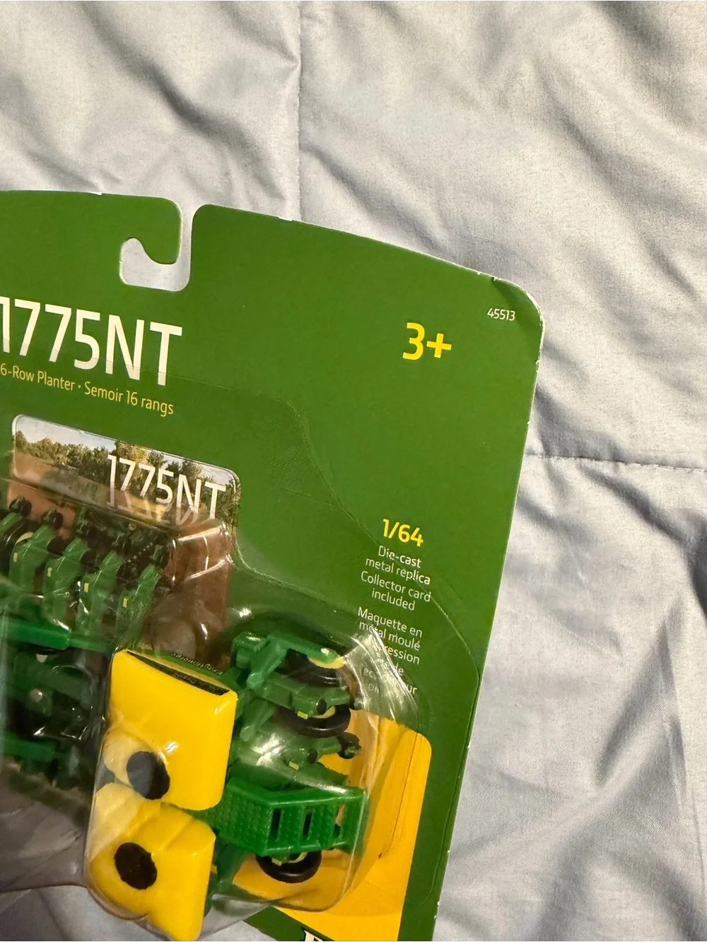 Ertl John Deere 1/64 16 row planter 1775nt NWT